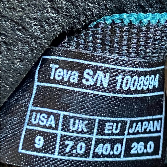 Teva flip flops sandals size 9. - Picture 3 of 14